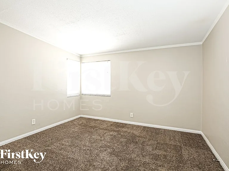 2317 Hassett Ave — Photo 11