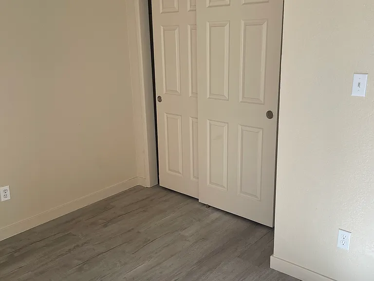 1424 Sylvan Ave — Photo 9