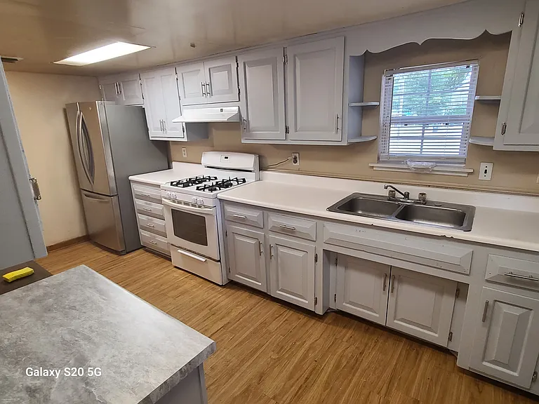 5381 Williams St — Photo 11