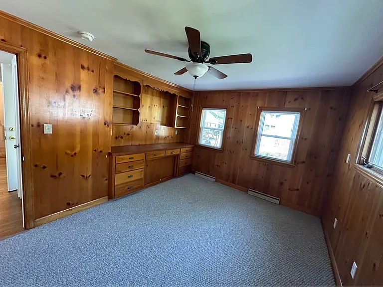 2nd bedroom/ office with lakeview