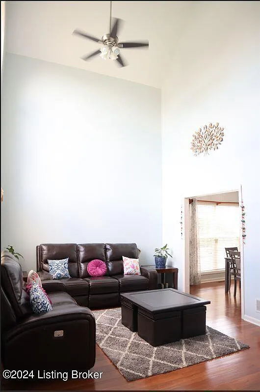 4 bed, 2.5 bath, 2309 sqft, $2,850 — Photo 3