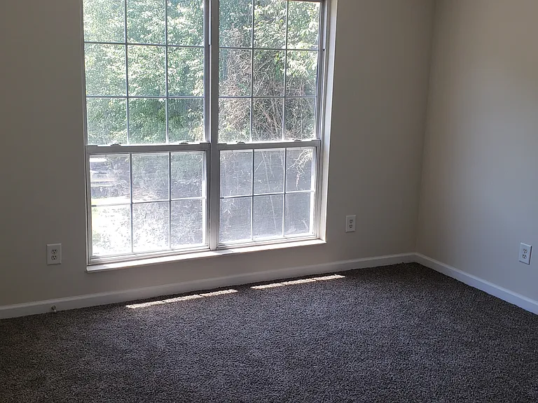 2473 Rodney Dr SE — Photo 3