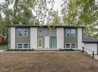 6407 Hartman Ave, Omaha, NE 68104