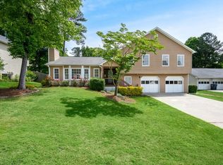 5049 Shelley Ln, Sugar Hill, GA 30518