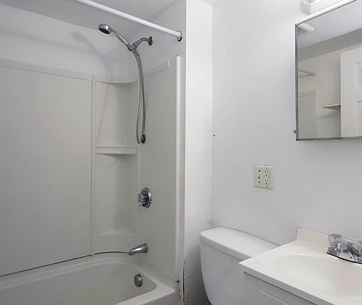 2nd image of 50-52 Rivet St #2