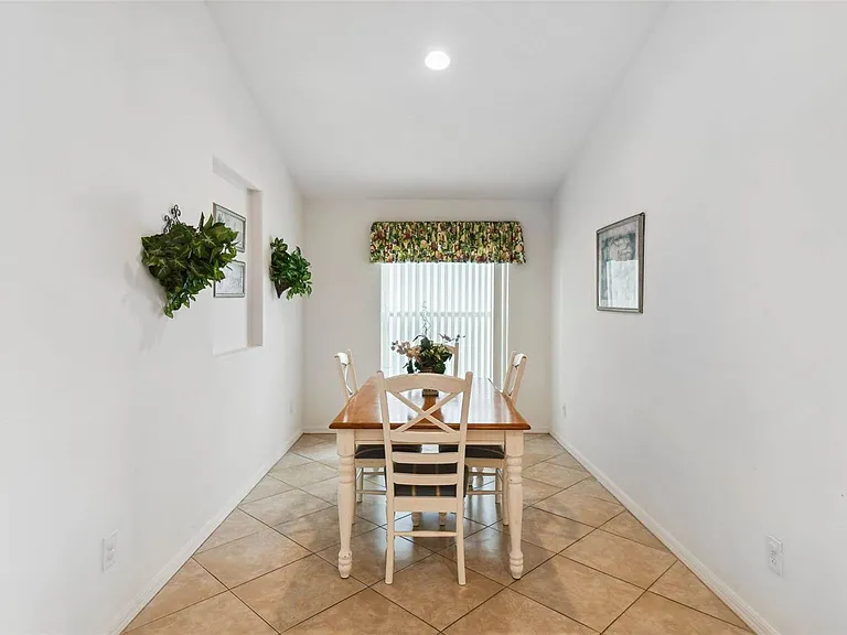 640 Chadbury Way — Photo 37