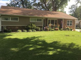 3925 SW 26th St, Topeka, KS 66614