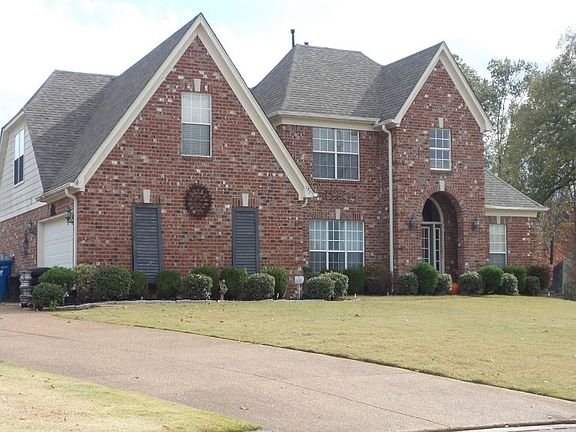 3rd image of 150 Brookwood Cir