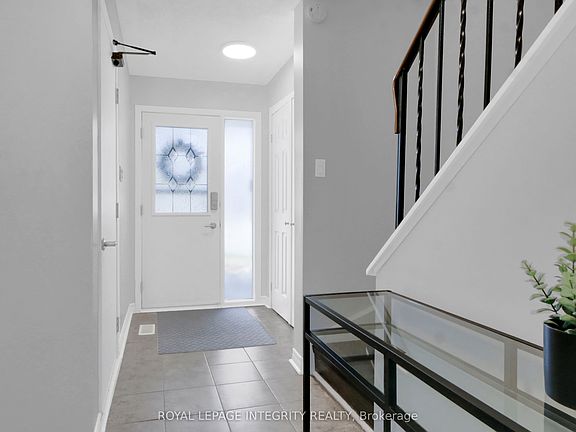 3rd image of 135 Castlefrank Rd #22