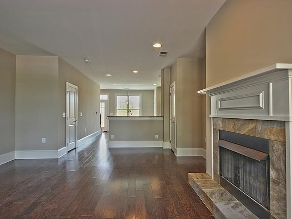 4th image of 363 Avett Dr