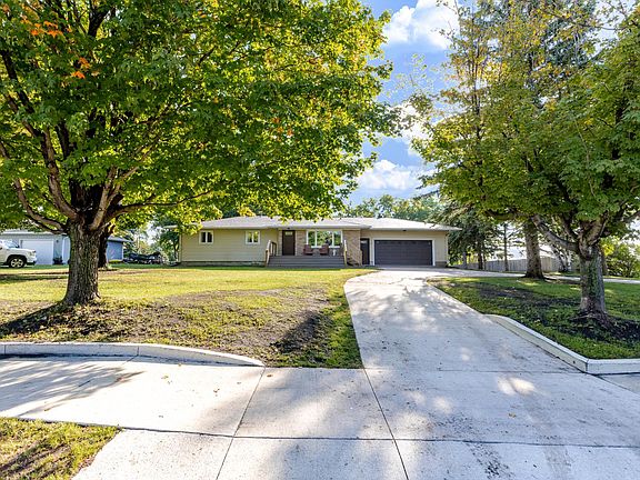 4th image of 2089 2nd St