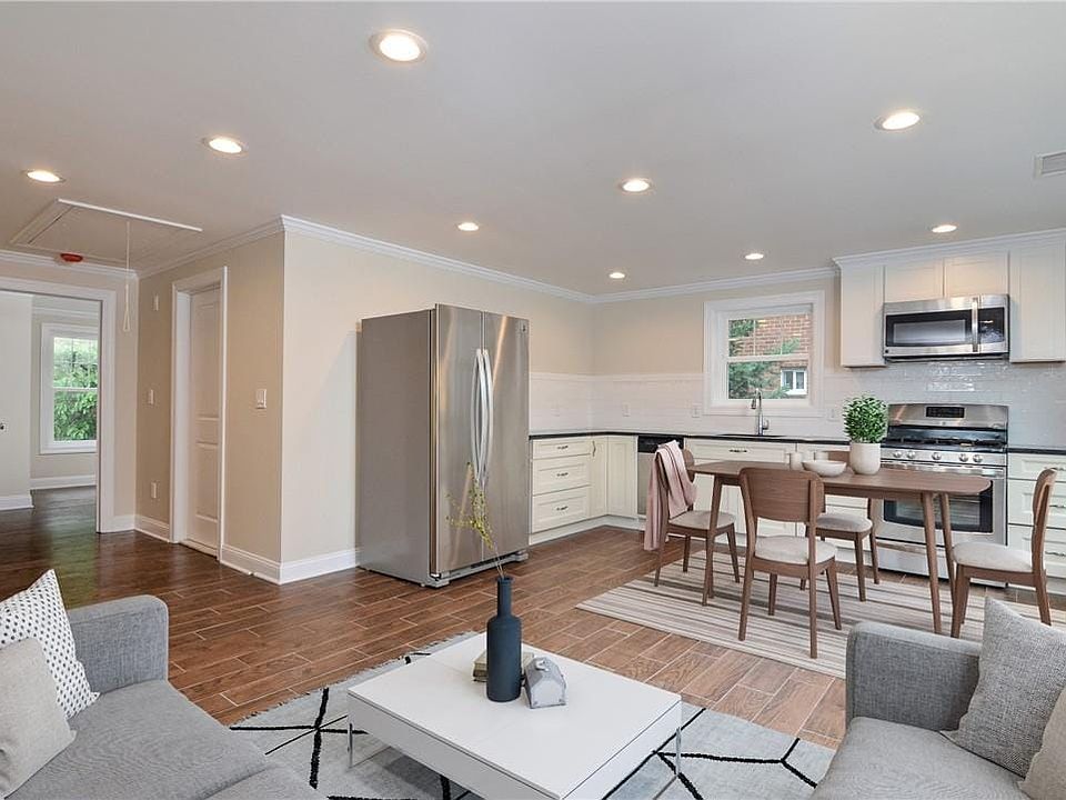 1st image of 304 Battle Ave