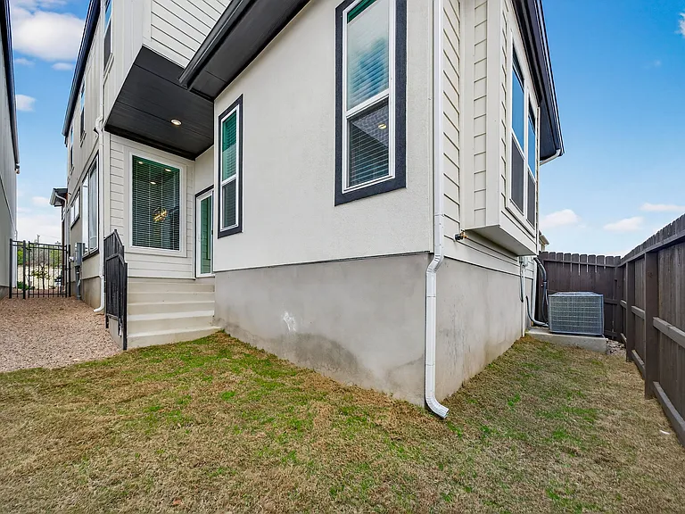 20675 Huebner Rd #527 — Photo 33