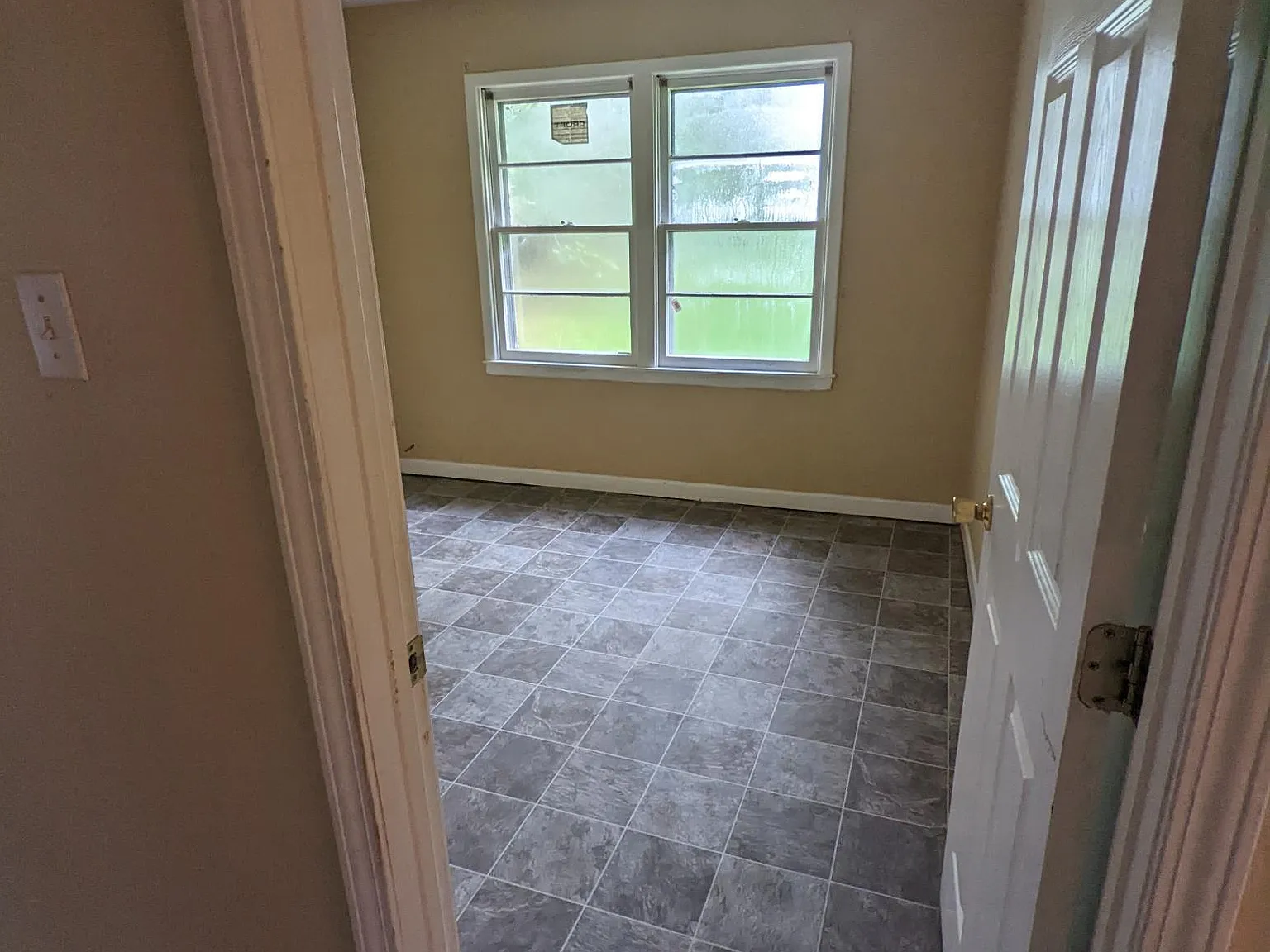 3 bed, 1150 sqft, $900 — Photo 4