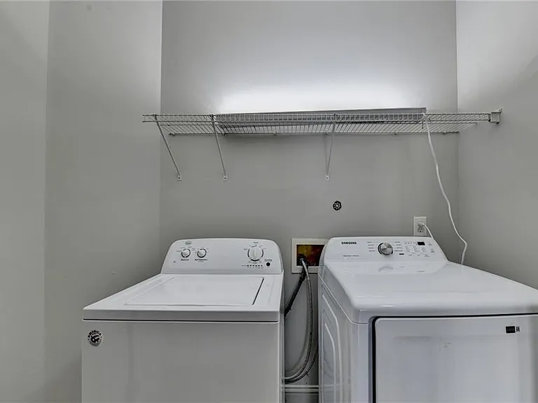 813 Clifton Heights Ln NE — Photo 43