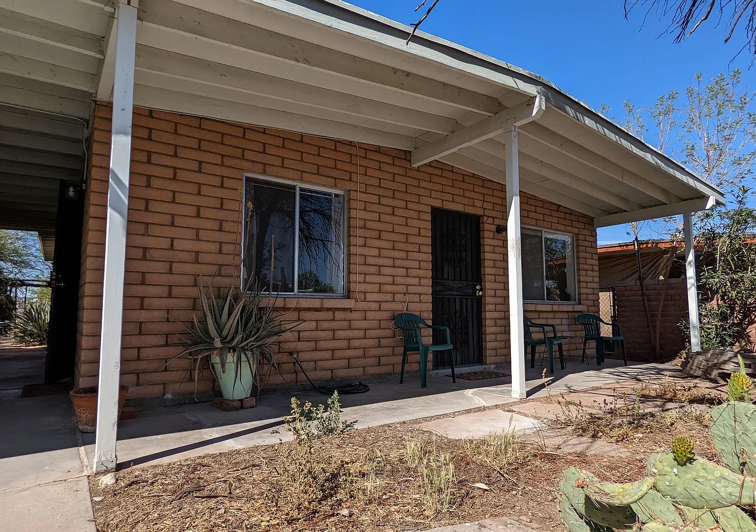 3bed & 2bath - Brand New Ac - Must See Home Historic Barrio Hollywood- — Photo 1