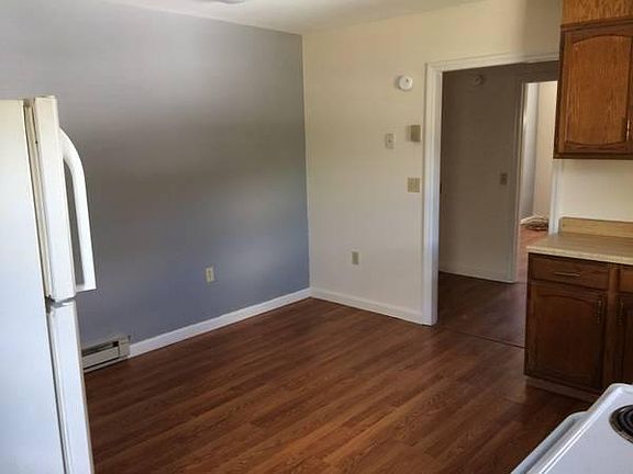 5th image of 810 Park Ave NE #A