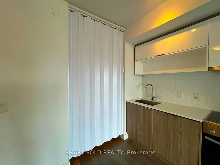 159 Wellesley St E #1706 — Photo 10