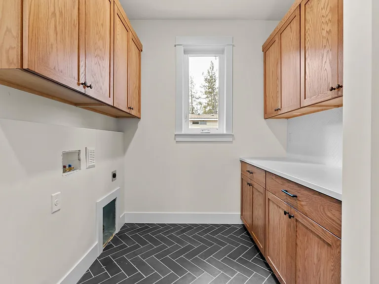 61662 SW Woodriver Dr — Photo 17