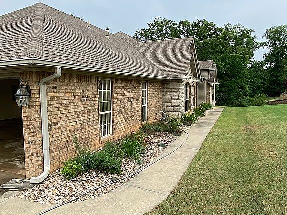 5th image of 730 Powderhorn Cir
