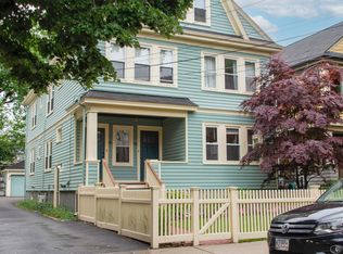 215 Chestnut St #1, Cambridge, MA 02139