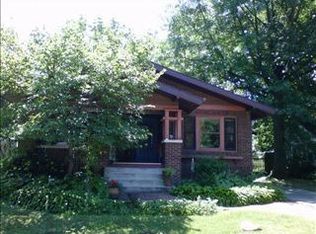 813 S 5th Ave W, Newton, IA 50208