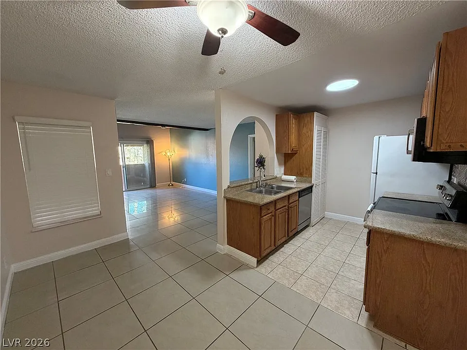 1515 E Reno Ave #201