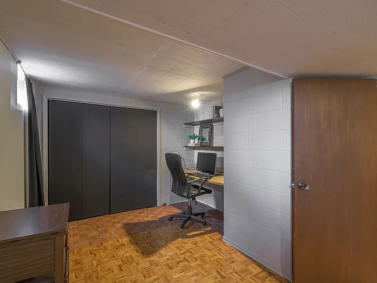 114 Mark St — Photo 11