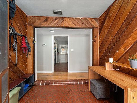 3rd image of 3826 SW 2nd Ave