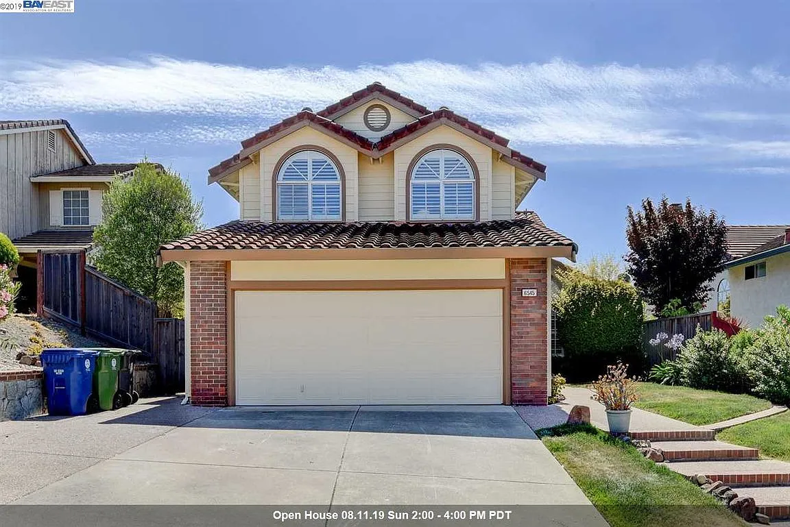 6545 Ridgewood Dr photo 1