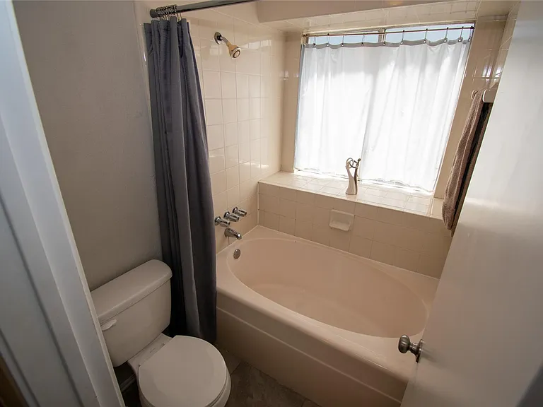 1009 Wildwood Dr — Photo 9