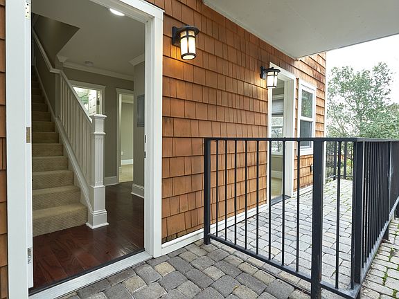 Ventana #23 2BD entry_patio (1)