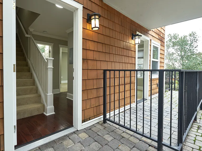 Ventana #23 2BD entry_patio (1)