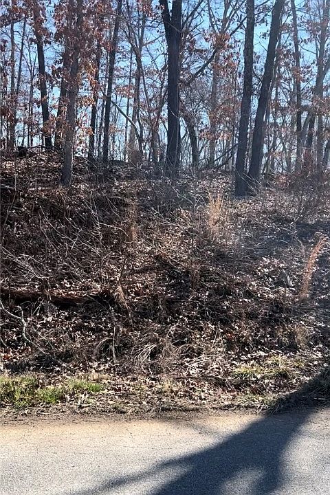 2nd image of L8-B5 S Cheshnut Dr #8