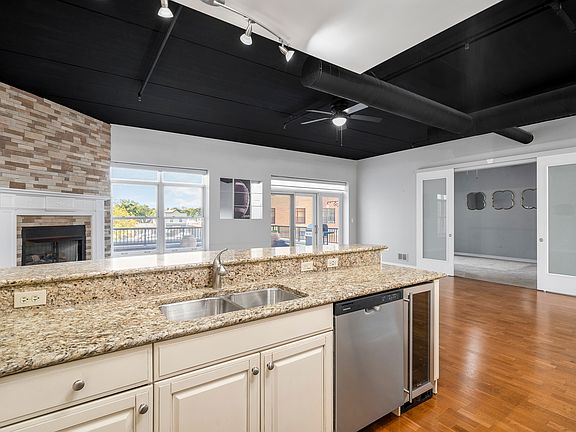 4th image of 24 W Station St Unit 204W
