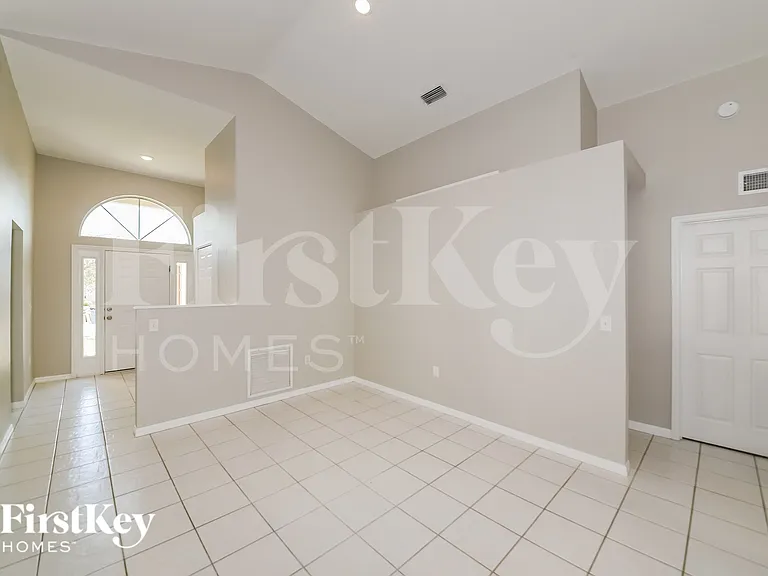 2658 6th Ct E — Photo 7