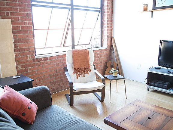5th image of 3940 7th Ave Unit 216