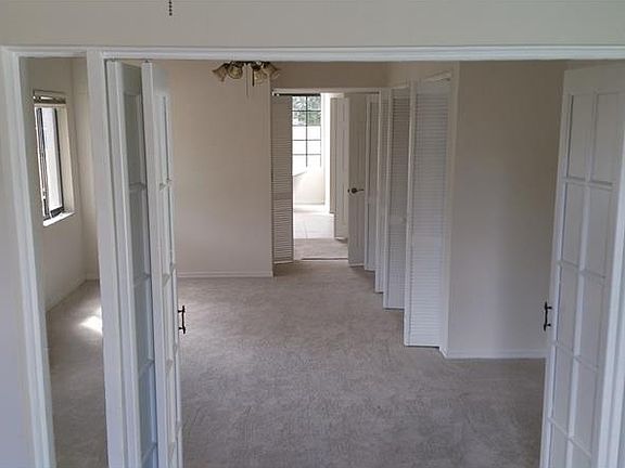 4th image of 3919 Haynes Cir