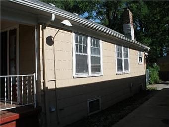 3rd image of 3208 E 60th St