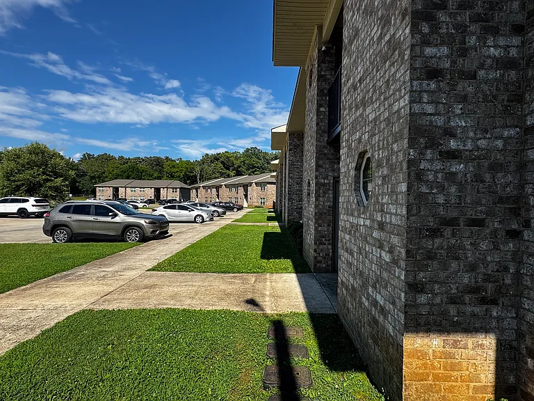 Oak Ridge Apartments — Photo 28