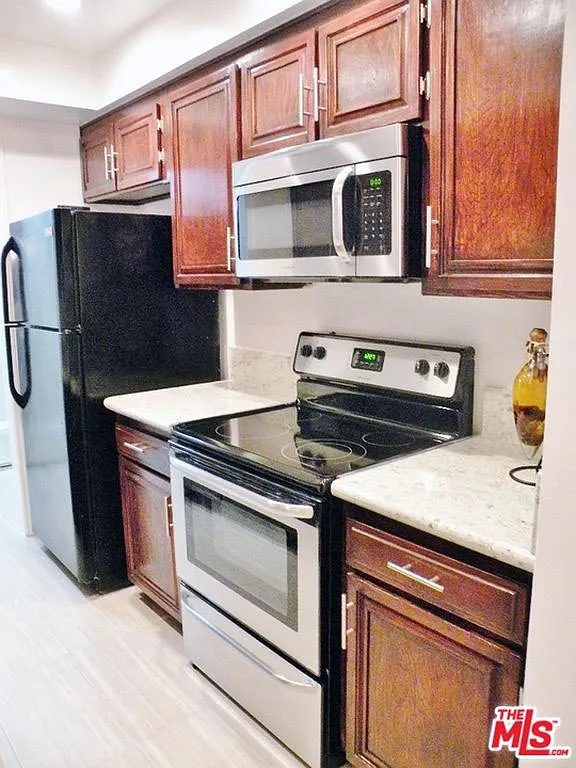 1424 Amherst Ave #QPT - Smart Room — Photo 3