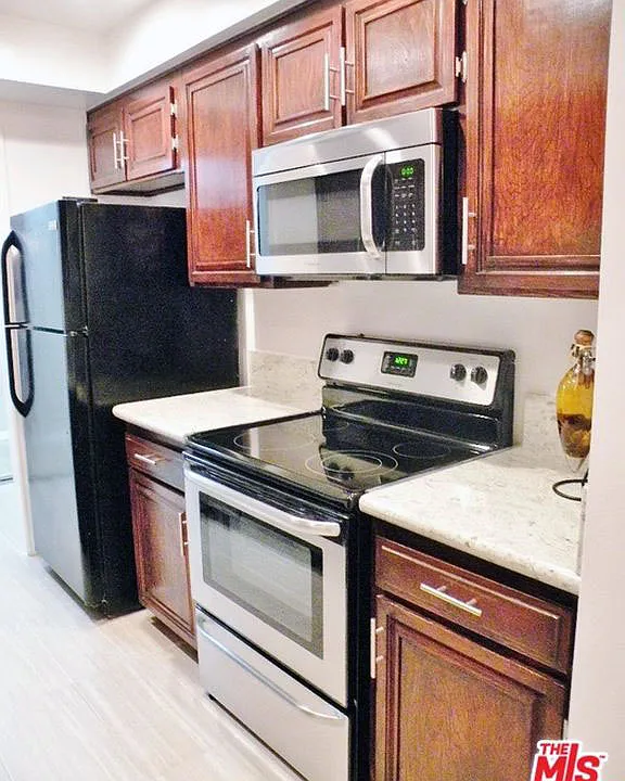 1424 Amherst Ave