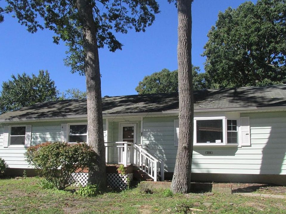 1st image of 210 Hargrove Ave