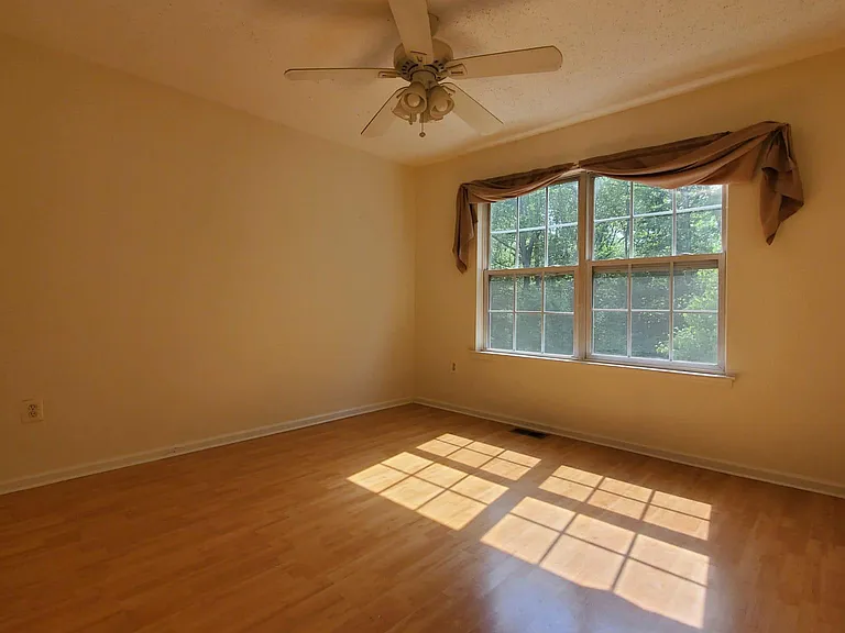 93 Prestwick Way — Photo 21