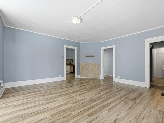 3rd image of 516 5th Ave SE #1