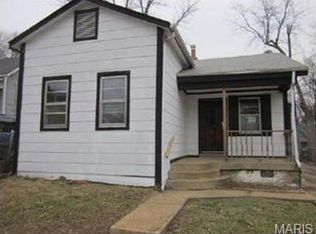 111 E Cartwright Ave, Saint Louis, MO 63125