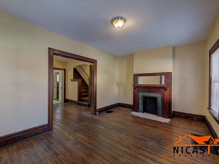 1638 Indianola Ave — Photo 35