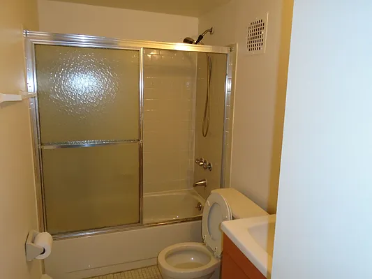 Rented by 18 REALTY | media 25
