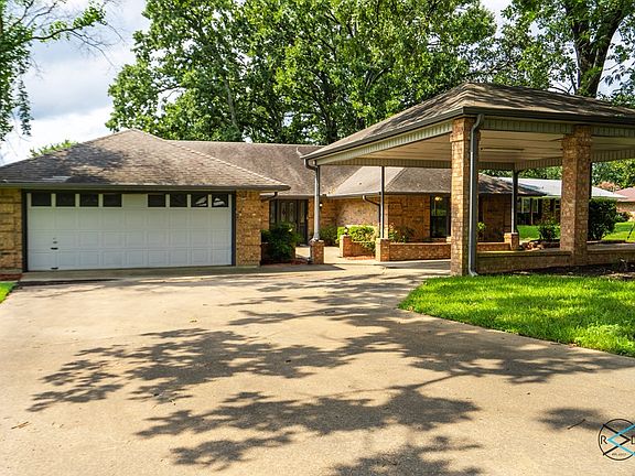 4th image of 151 Evergreen Dr