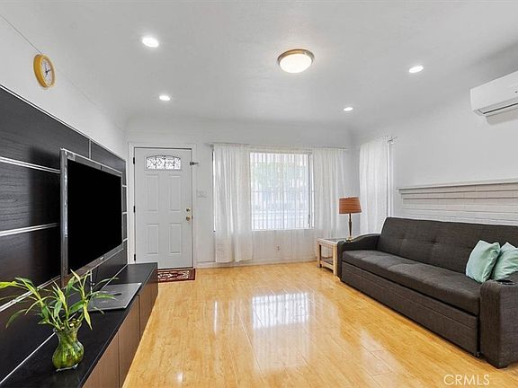 2nd image of 2739 Jackson Ave